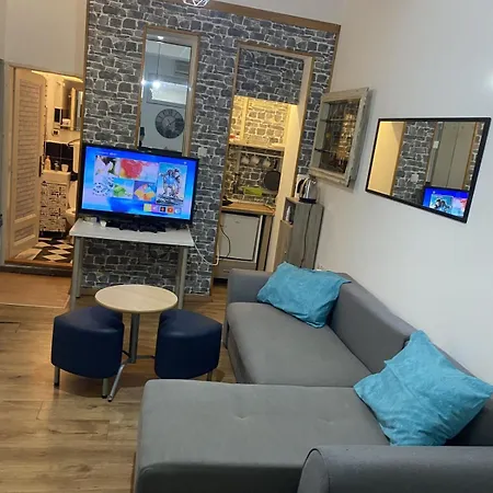 Central 25M2 Studio With Big Patio Apartment